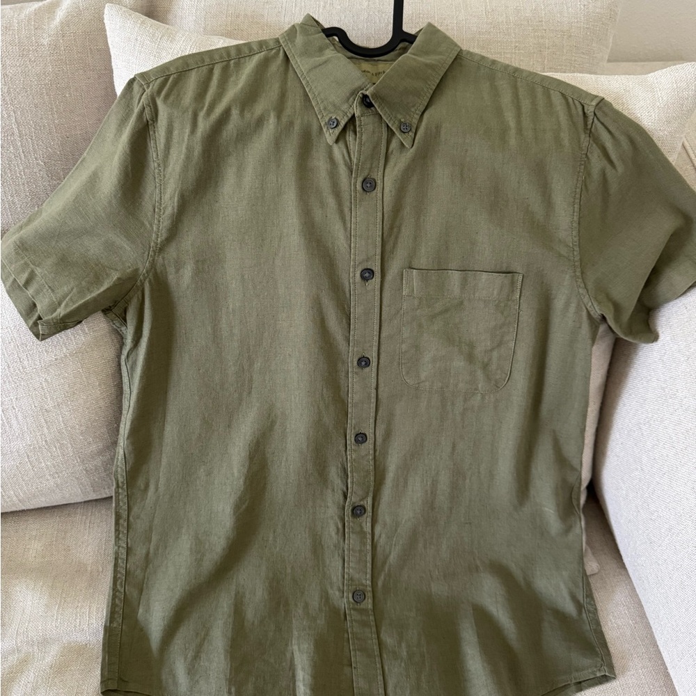 Abercrombie & Fitch Green Casual Button Down Shirt - Picture 3 of 5